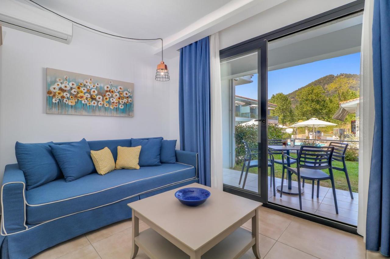 خْريسيا أموذيا Theros Villas & Suites المظهر الخارجي الصورة